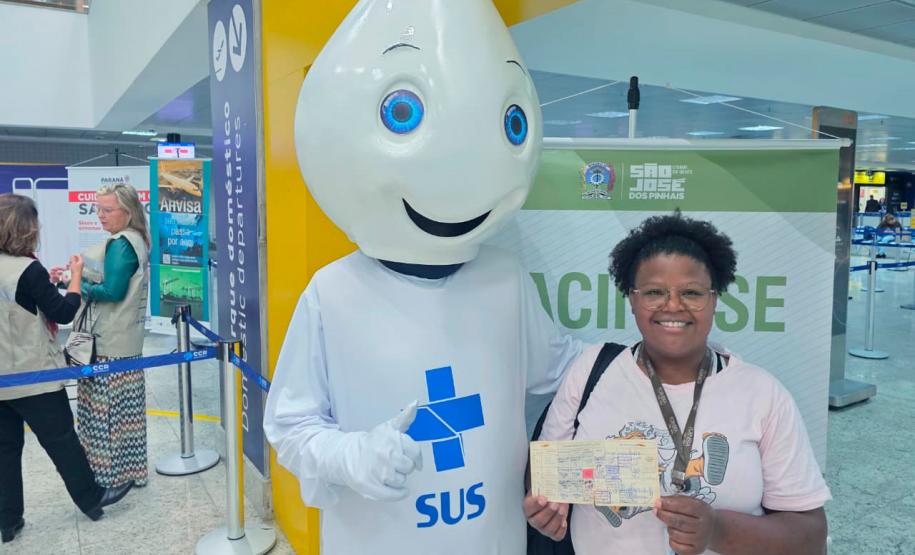 Vacinação de trabalhadores e viajantes já está disponível em aeroportos do Paraná