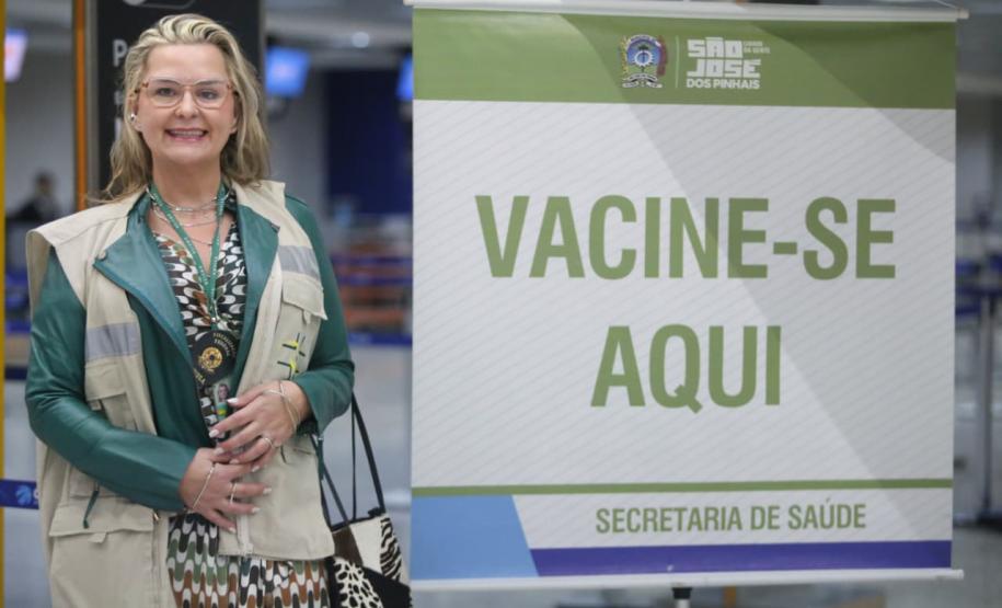 Vacinação de trabalhadores e viajantes já está disponível em aeroportos do Paraná