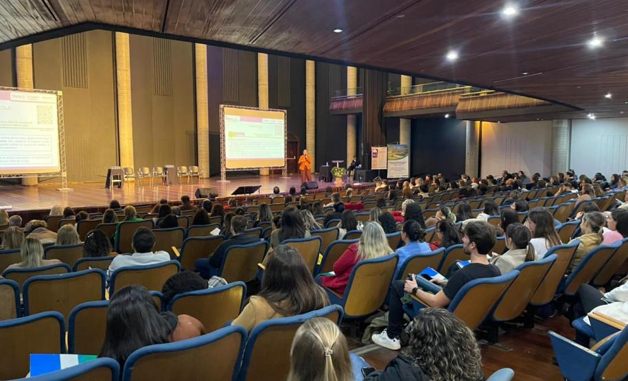 Especialistas discutem desafios e estratégias de enfrentamento da hanseníase no Paraná