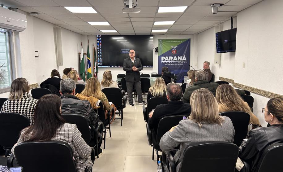 Secretário reforça importância da vacinação contra a gripe e sarampo em reunião com diretores