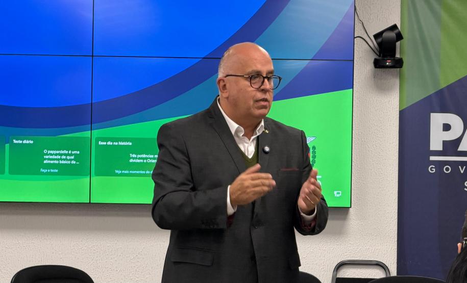 Secretário reforça importância da vacinação contra a gripe e sarampo em reunião com diretores