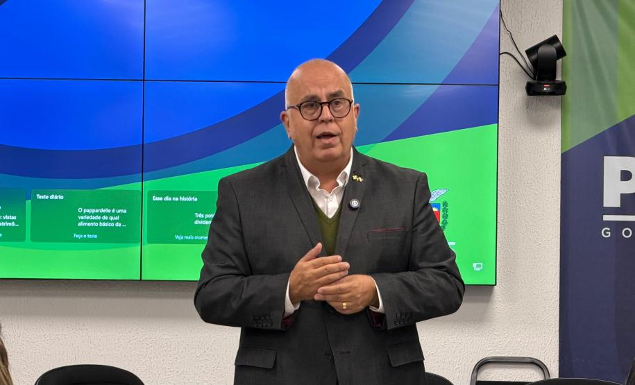 Secretário reforça importância da vacinação contra a gripe e sarampo em reunião com diretores