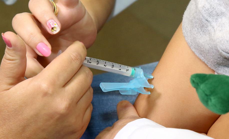 Com 1,2 milhão de doses aplicadas, Paraná reforça chamada para vacinação contra gripe