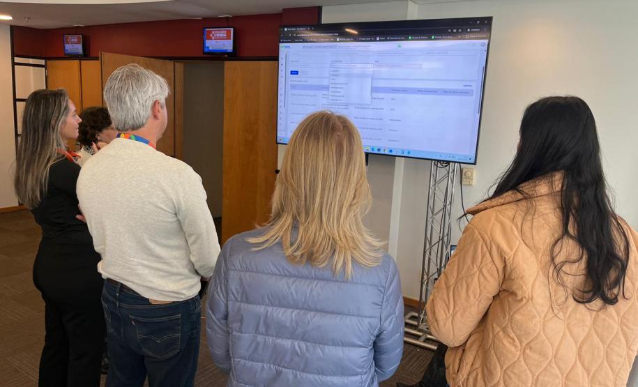 Paraná apresenta plataforma digital de monitoramento em saúde em evento nacional