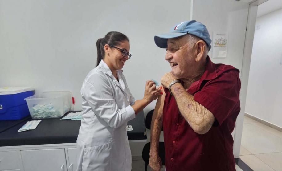 Vacinação contra a gripe continuará no Paraná para atingir grupos prioritários