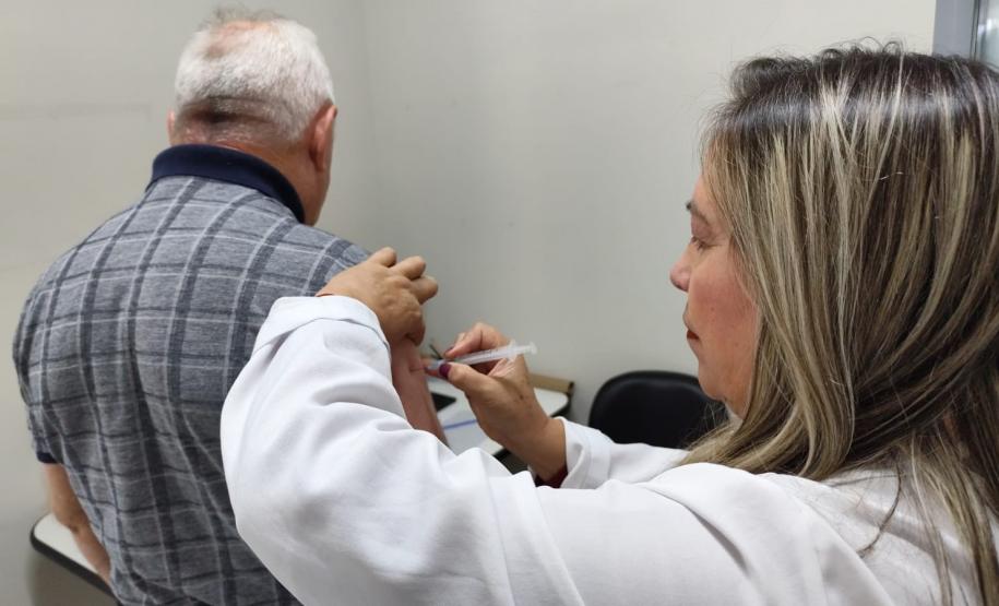 Vacinação contra a gripe continuará no Paraná para atingir grupos prioritários
