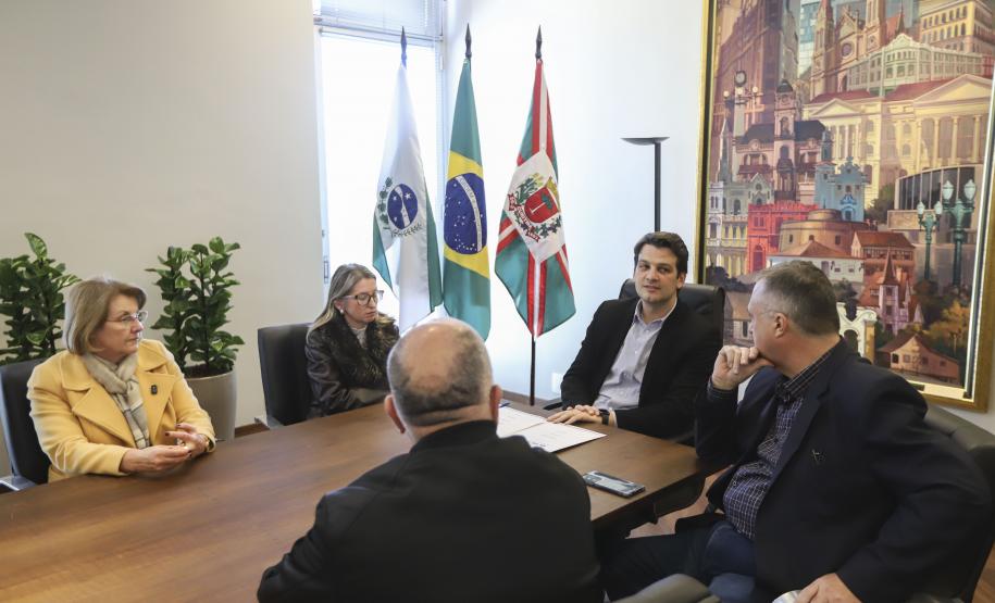 R$ 100 milhões: Estado e Curitiba assinam convênio para construção do Hospital Bairro Novo