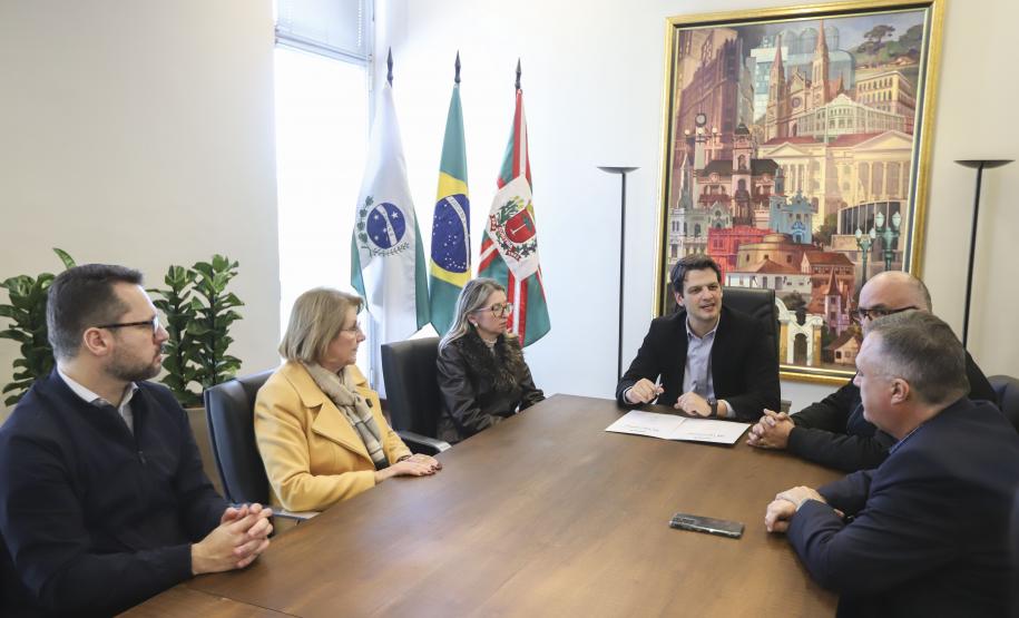R$ 100 milhões: Estado e Curitiba assinam convênio para construção do Hospital Bairro Novo