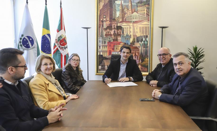 R$ 100 milhões: Estado e Curitiba assinam convênio para construção do Hospital Bairro Novo