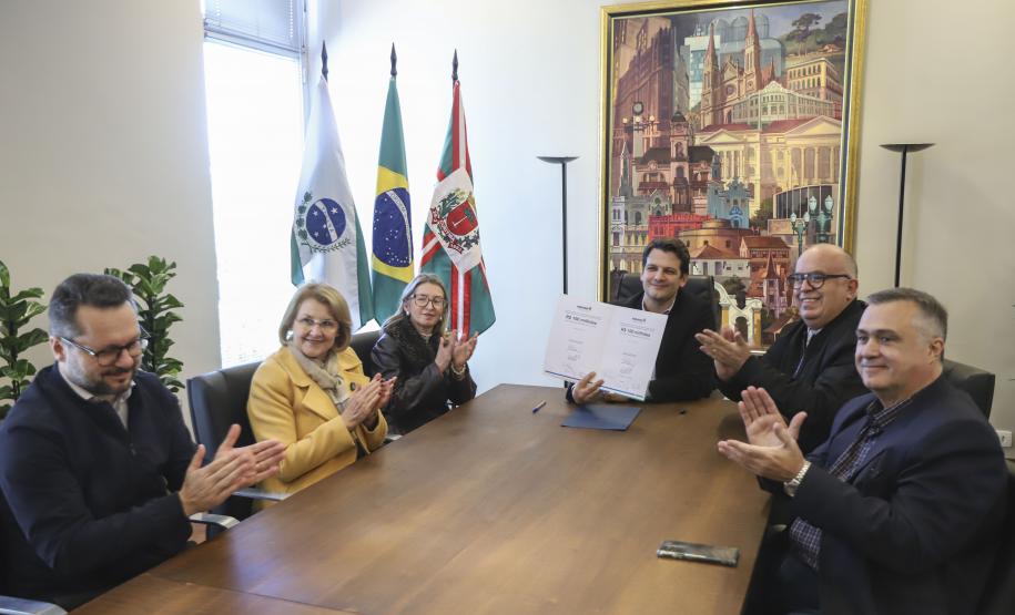 R$ 100 milhões: Estado e Curitiba assinam convênio para construção do Hospital Bairro Novo