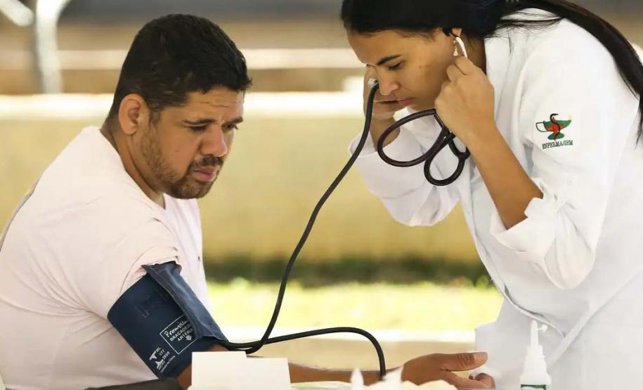 Saúde estende Outubro Rosa e alerta para os cuidados do homem no Novembro Azul