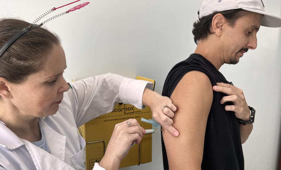 87 milhões de doses: após reverter queda, Paraná alcança maior índice de vacinação da década