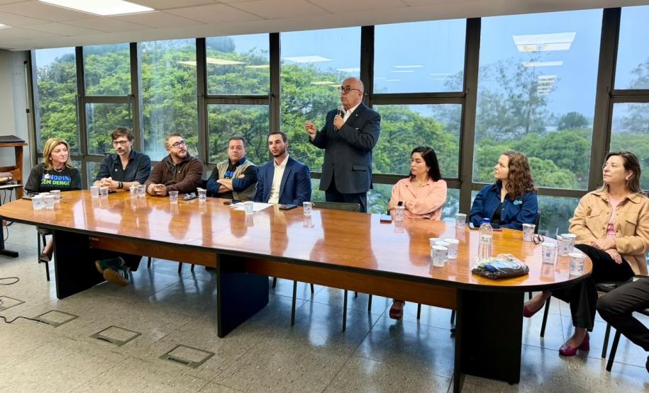 Secretário César Neves participa da soltura de Wolbitos para ampliar prevenção contra dengue e outras arboviroses em Londrina