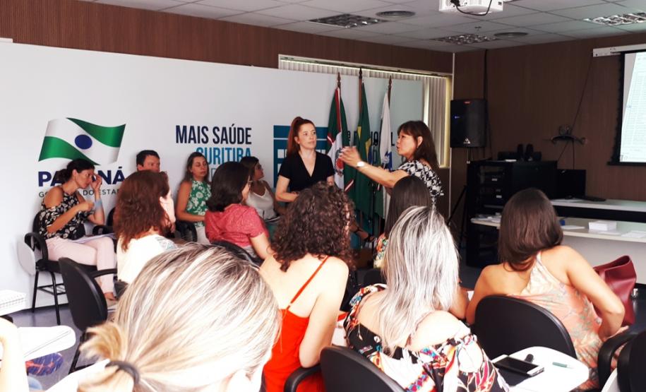 Saúde intensifica vacina da febre amarela Representantes dos 29 municípios que compõem a 2ª Regional de Saúde, o que inclui o município de Curitiba, participaram de reunião na manhã desta quarta-feira (16) para receber orientações.