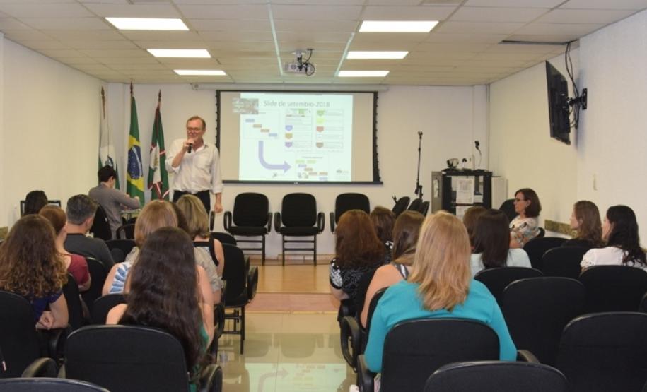 Nos dias 23 e 24 de janeiro a Secretaria da Saúde do Paraná (SESA) realizou o segundo módulo de capacitação para os farmacêuticos das 22 regionais de saúde, com o objetivo de implementação de serviços de cuidado farmacêutico.