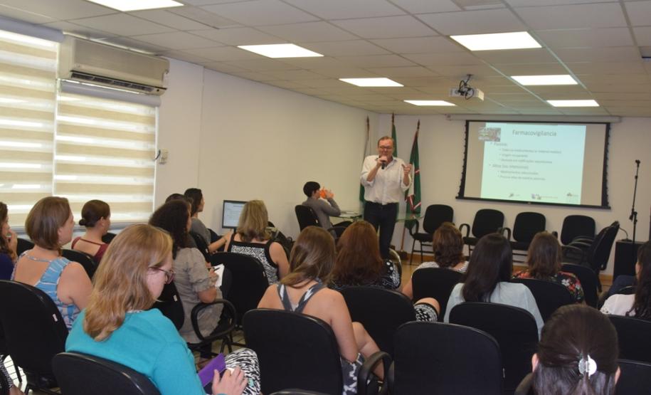 Nos dias 23 e 24 de janeiro a Secretaria da Saúde do Paraná (SESA) realizou o segundo módulo de capacitação para os farmacêuticos das 22 regionais de saúde, com o objetivo de implementação de serviços de cuidado farmacêutico.