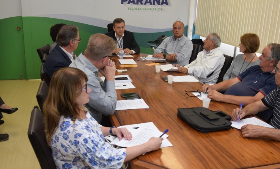A nova direção da Fundação Estatal de Atenção em Saúde do Estado do Paraná (Funeas) apresentou na manhã desta terça-feira (5), ao conselho curador da entidade, a necessidade de prorrogação do Contrato de Gestão entre a SESA e a FUNEAS por seis meses para que seja concluído o diagnóstico e o custo efetivo da instituição e não seja interrompido o atendimento à população.