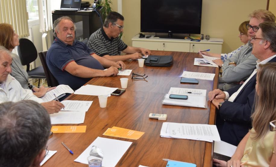 A nova direção da Fundação Estatal de Atenção em Saúde do Estado do Paraná (Funeas) apresentou na manhã desta terça-feira (5), ao conselho curador da entidade, a necessidade de prorrogação do Contrato de Gestão entre a SESA e a FUNEAS por seis meses para que seja concluído o diagnóstico e o custo efetivo da instituição e não seja interrompido o atendimento à população.