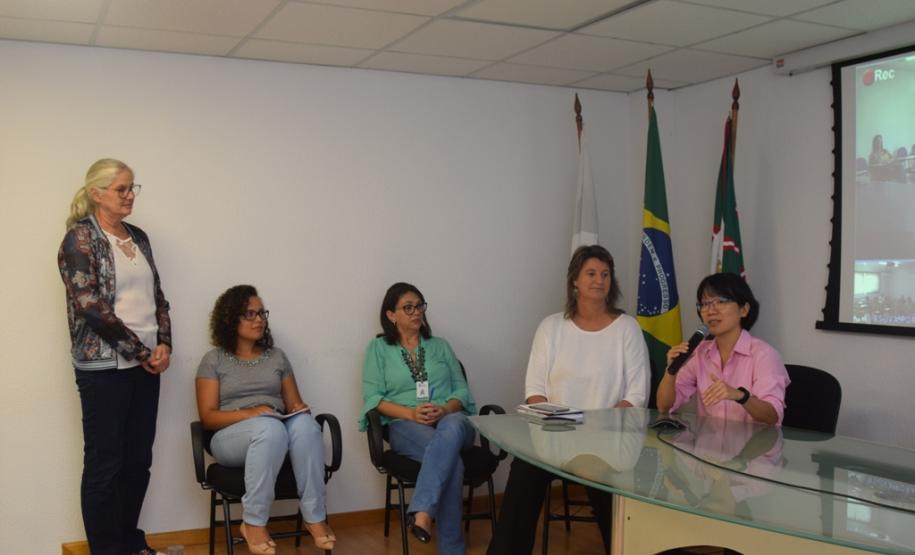 Em videoconferência com transmissão para todas as Regionais da Saúde, a médica Ho Yeh Li, coordenadora da UTI e infectologista do Hospital das Clínicas de São Paulo, disse que o combate da febre amarela no Paraná está no caminho certo.