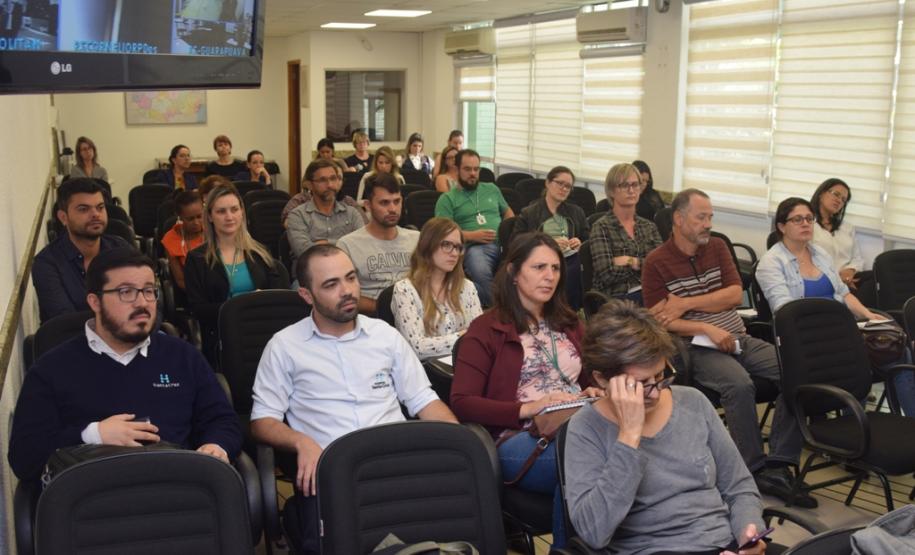 Em videoconferência com transmissão para todas as Regionais da Saúde, a médica Ho Yeh Li, coordenadora da UTI e infectologista do Hospital das Clínicas de São Paulo, disse que o combate da febre amarela no Paraná está no caminho certo.