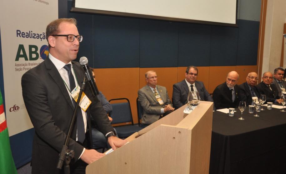 Entre os dias 16 e 18 de outubro acontecem os eventos: Encontro Paranaense de Administradores e Técnicos em Saúde Pública Odontológica (Epatespo) e o XIV Congresso Internacional de Odontologia do Paraná (Ciopar), em Curitiba. A Secretaria de Estado da Saúde é organizadora do encontro e participa do Ciopar com 200 odontólogos.