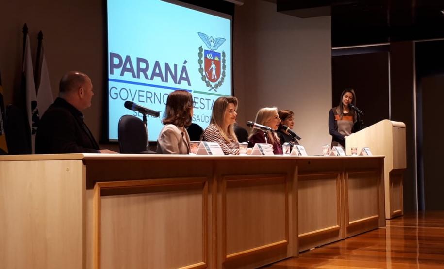 A Secretaria da Saúde do Paraná lançou hoje a Certificação da Eliminação da Transmissão Vertical da Sífilis Congênita para os municípios que atingirem os critérios e os indicadores estabelecidos em conformidade com diretrizes do Ministério da Saúde, Organização Panamericana da Saúde (OPAS), Organização Mundial da Saúde (OMS), Fundo das Nações Unidas para Infância (Unicef),  Conselho Nacional de Secretários de Saúde (Conass) e Conselho Nacional de Secretários Municipais de Saúde