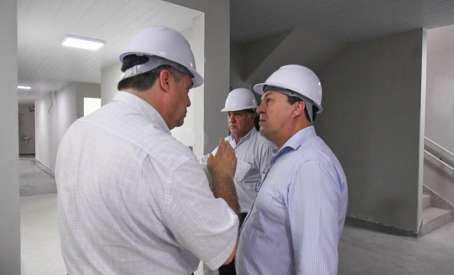 Secretário vista hospitais em Umuarama e reafirma compromisso com gestão regionalizada da saúde