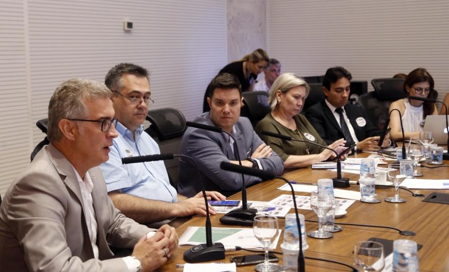 12/12/2019 - Reunião sobre ações contra a dengue.