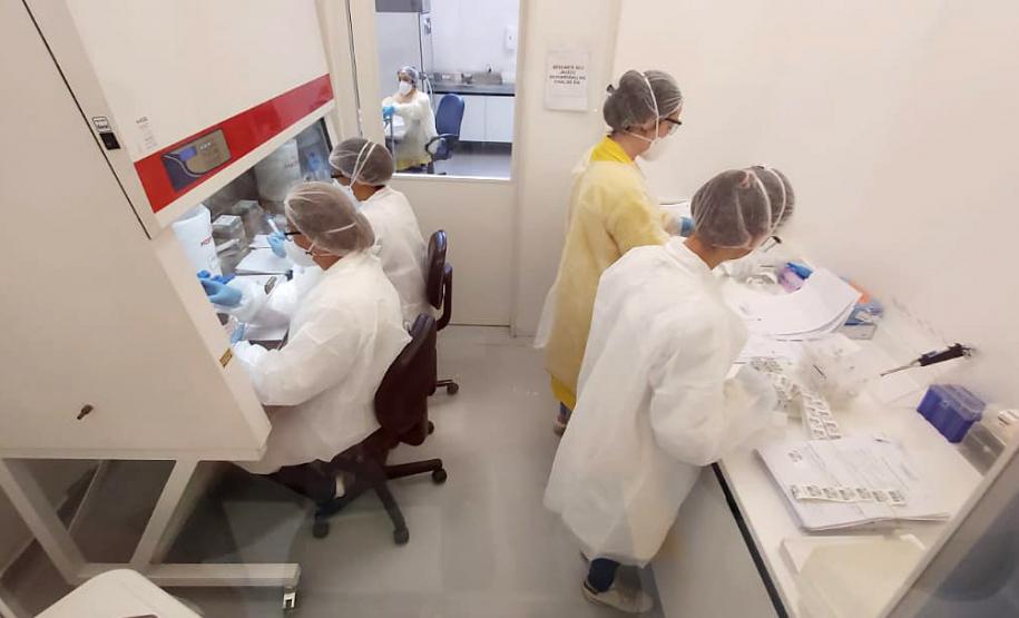 Saiba como é feito o exame para detectar o novo coronavírus