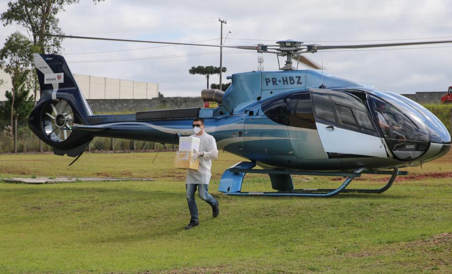 Laboratório Central do Estado - LACEN  -  Recebimento de amostras para teste do Coronavirus. Curitiba, 01/04/2020 - Foto: Geraldo Bubniak/AEN