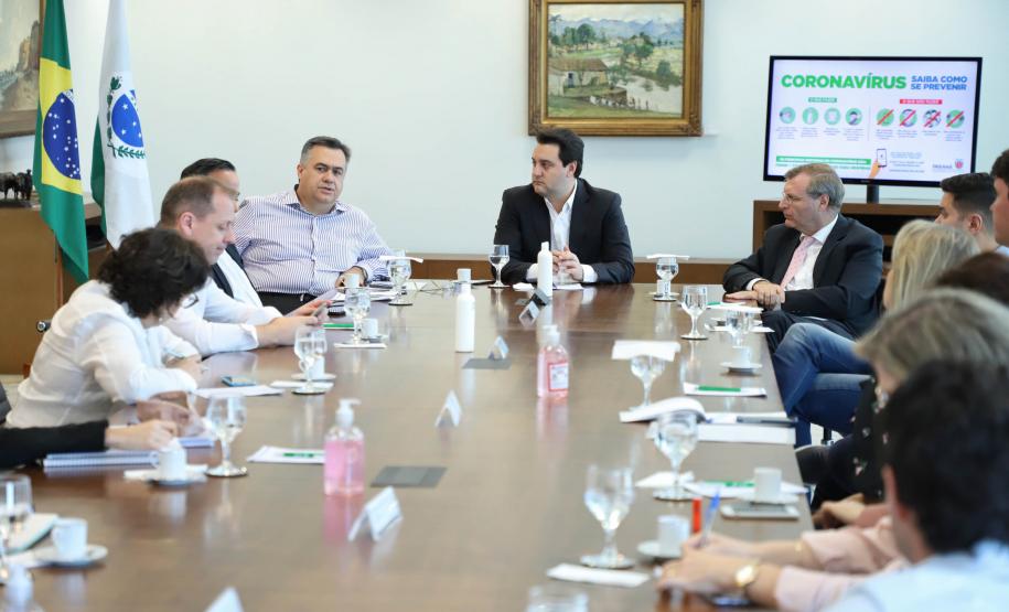 Governo e médicos alinham estratégias contra a Covid-19