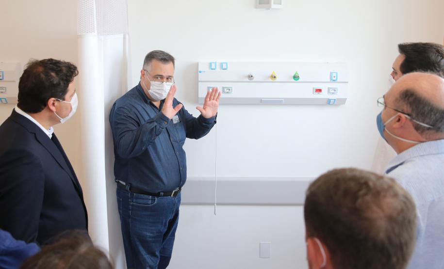 O Governador Carlos Massa Ratinho Junior visita nesta terça-feira (14/04)  as instalações do Hospital Regional de Ivaiporã que terá 104 leitos, sendo 10 reservados para Unidade de Terapia Intensiva (UTI), centro cirúrgico e enfermarias.  Ivaipora, 14/04/2020 - Foto: Geraldo Bubniak/AEN