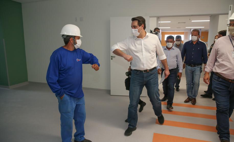 O Governador Carlos Massa Ratinho Junior visita nesta terça-feira (14/04)  as instalações do Hospital Regional de Ivaiporã que terá 104 leitos, sendo 10 reservados para Unidade de Terapia Intensiva (UTI), centro cirúrgico e enfermarias.  Ivaipora, 14/04/2020 - Foto: Geraldo Bubniak/AEN