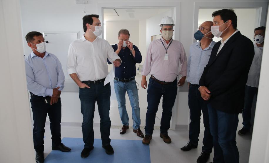 O Governador Carlos Massa Ratinho Junior visita nesta terça-feira (14/04)  as instalações do Hospital Regional de Ivaiporã que terá 104 leitos, sendo 10 reservados para Unidade de Terapia Intensiva (UTI), centro cirúrgico e enfermarias.  Ivaipora, 14/04/2020 - Foto: Geraldo Bubniak/AEN