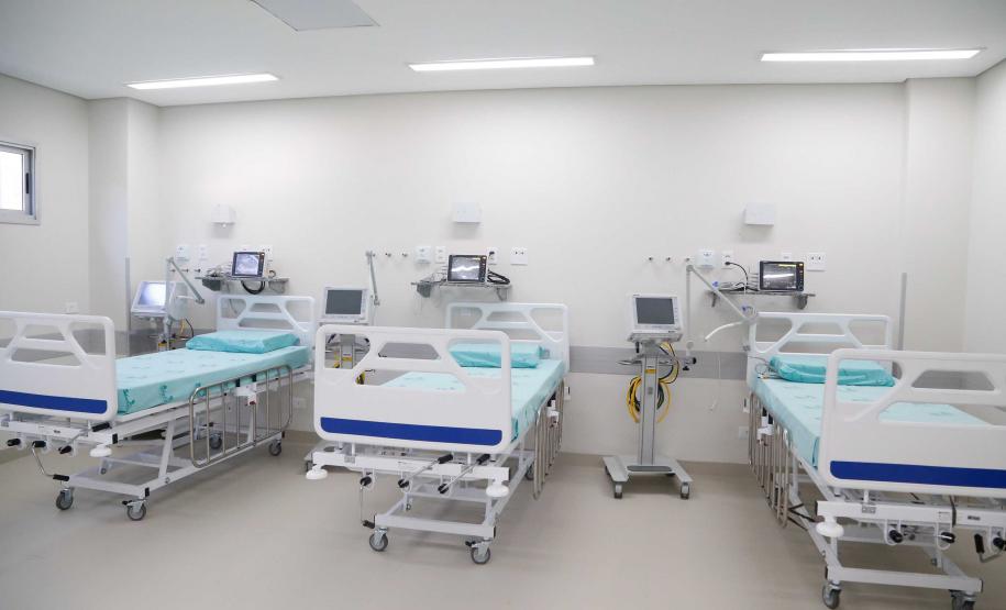 23/04/2020 Governador Carlos Massa Ratinho Junior, entrega leitos do Hospital Universitario de Londrina.Foto Gilson Abreu