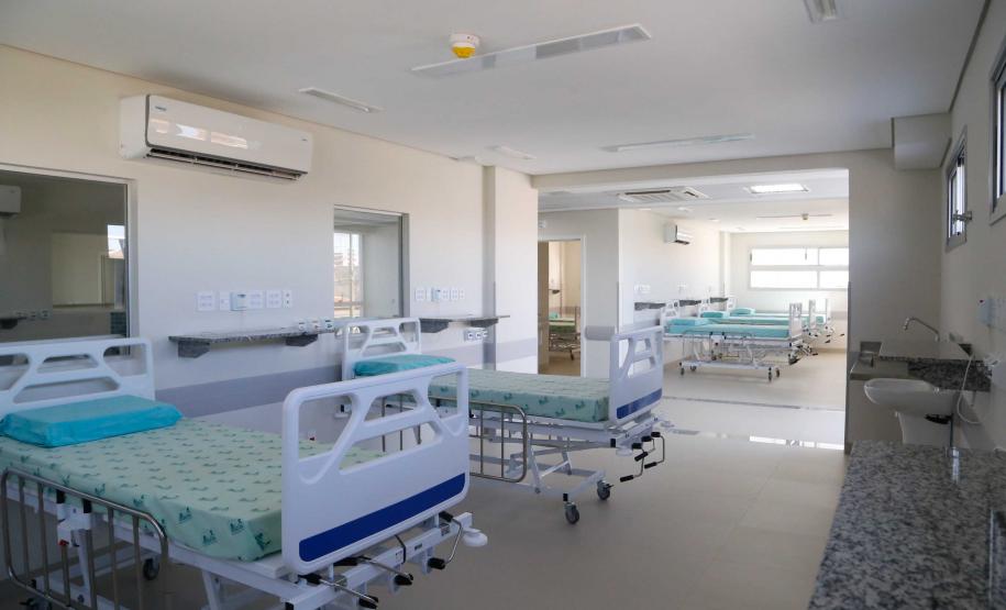 23/04/2020 Governador Carlos Massa Ratinho Junior, entrega leitos do Hospital Universitario de Londrina.Foto Gilson Abreu