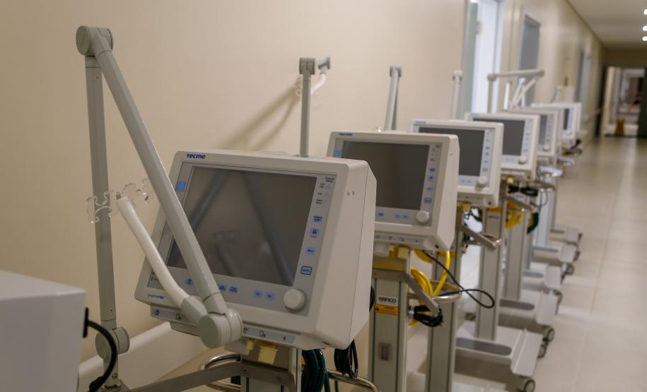 Governo garante 108 novos leitos para o Hospital Universitário de Maringá 24/04/2020 Governador Carlos Massa Ratinho Junior, entrega leitos do Hospital Universitario de MaringaFoto Gilson Abreu