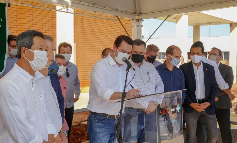 Governo garante 108 novos leitos para o Hospital Universitário de Maringá 24/04/2020 Governador Carlos Massa Ratinho Junior, entrega leitos do Hospital Universitario de MaringaFoto Gilson Abreu