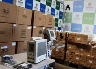 Saúde recebe equipamentos que podem viabilizar até 70 novos leitos de UTI no Paraná.