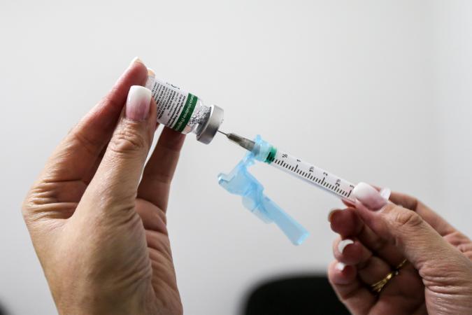 Vacina da gripe no Paraná continua por tempo indeterminado após fim do prazo