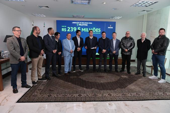 R$ 565,6 milhões: Ratinho Junior libera obras para 11 municípios do Paraná