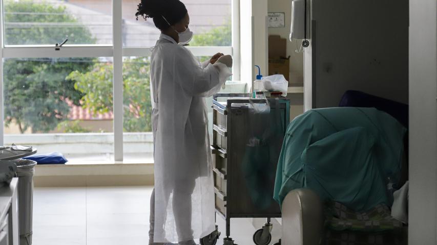 Governo do Paraná inicia pagamento do piso nacional da enfermagem