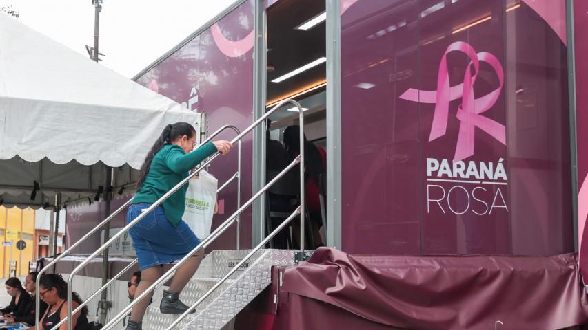 Carreta Saúde da Mulher chega à última parada do trajeto e atenderá Morretes e região