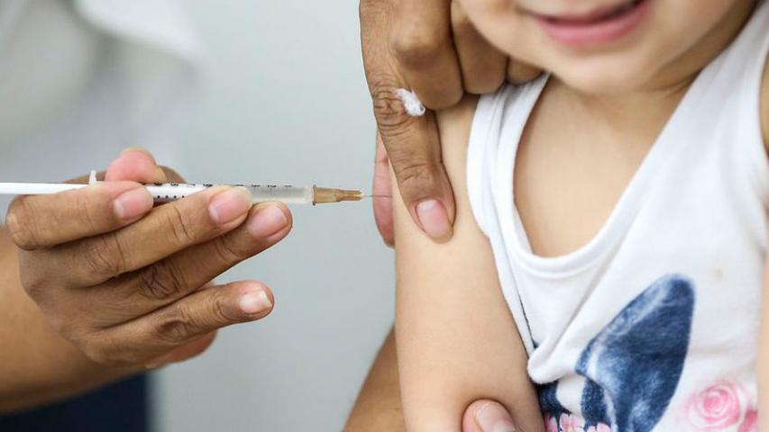 Paraná reforça alerta contra sarampo e importância da vacinação contra o vírus