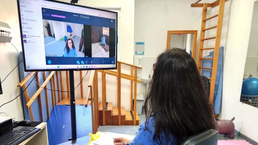 Hospital Waldemar Monastier amplia cuidado pediátrico com projeto pioneiro de fisioterapia online